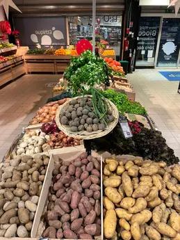601-biocoop-pin-parasol-antibes-magasin-bio-fruit-sec-legume-patate-saison.webp